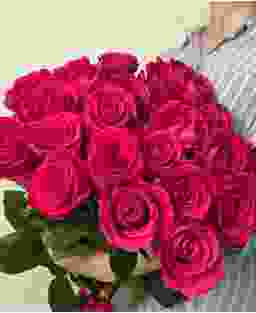Букет из 21 розовой розы 70 см